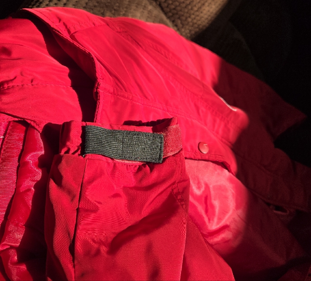 Men's Red Puffer Jacket with Chest Patch - Picture 5 of 8